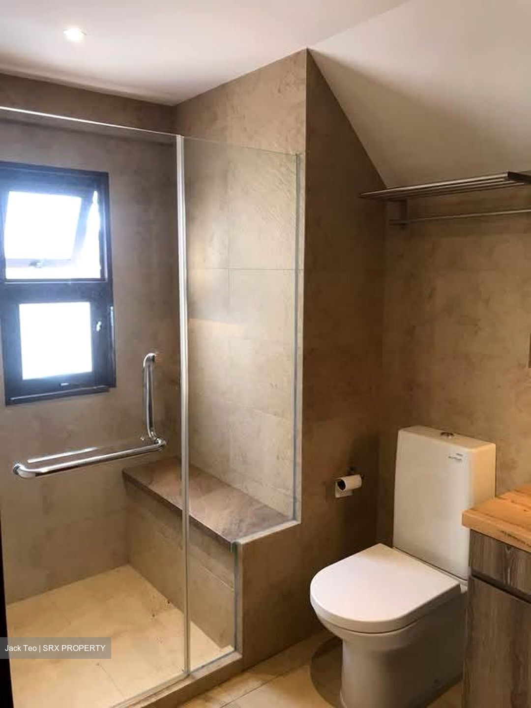 Holland Link (D10), Terrace #575493511